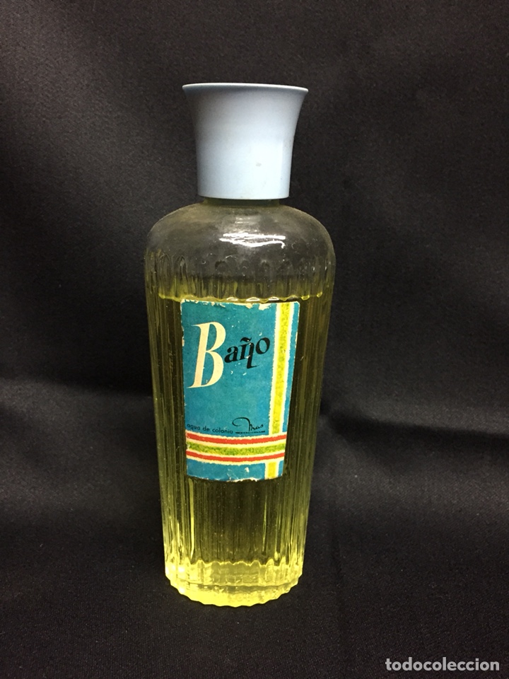 Miniatures of antique perfumes: Antigua Agua de colonia.Ba&ntilde;o. MAS. 21cm.