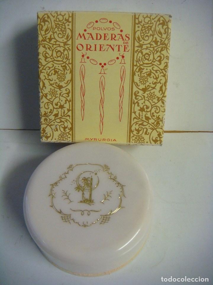 Miniatures of antique perfumes: CAJA VACIA DE POLVO PARA LA CARA ANTIGUA MARCA MADERAS DE ORIENTE