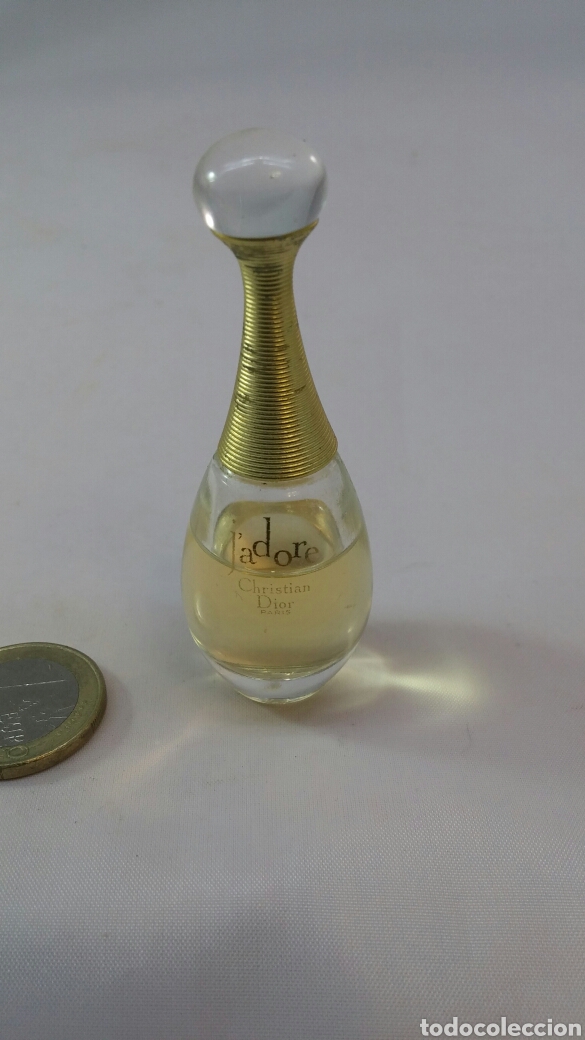 Miniatures of antique perfumes: Miniatura perfume Jadore