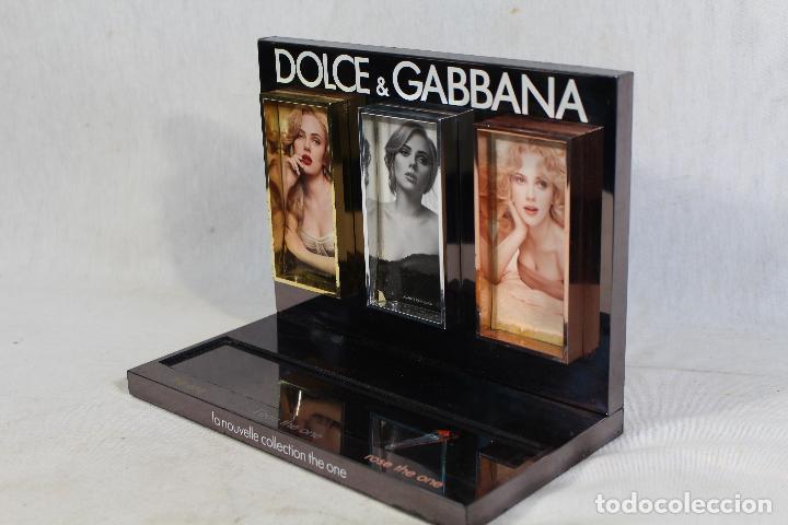 Miniaturas de perfumes antiguos: expositor dolce & gabbana - Foto 2