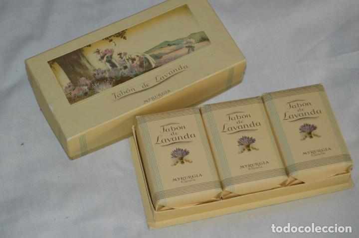 Miniaturas de perfumes antiguos: VINTAGE - SET / ESTUCHE CON TRES JABONES DE LAVANDA DE MYRURGIA - PRECINTADOS - ¡Mira! - Foto 1 - 144778818