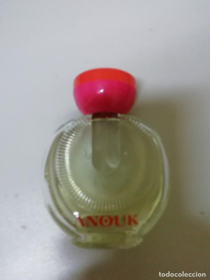 Miniaturas de perfumes antiguos: Anouk colonia o perfume. - Foto 1