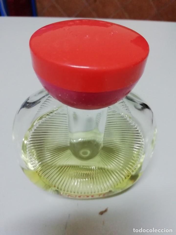 Miniaturas de perfumes antiguos: Anouk colonia o perfume. - Foto 2