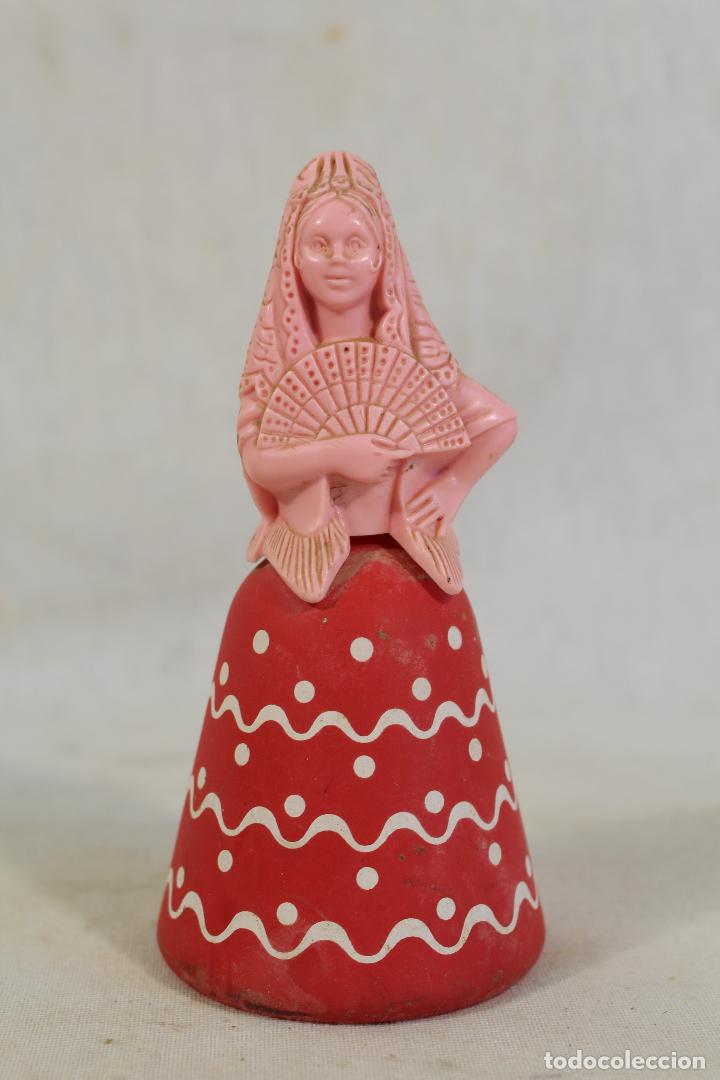 Miniaturas de perfumes antiguos: botella mujer colonia avon - Foto 1