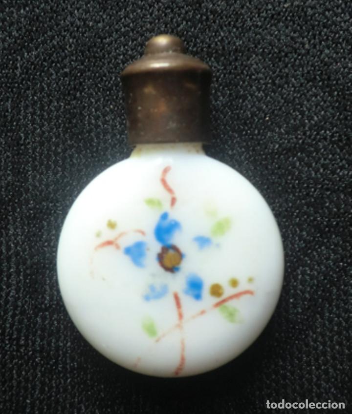 Miniaturas de perfumes antiguos: Botellita perfume opalina - Foto 1