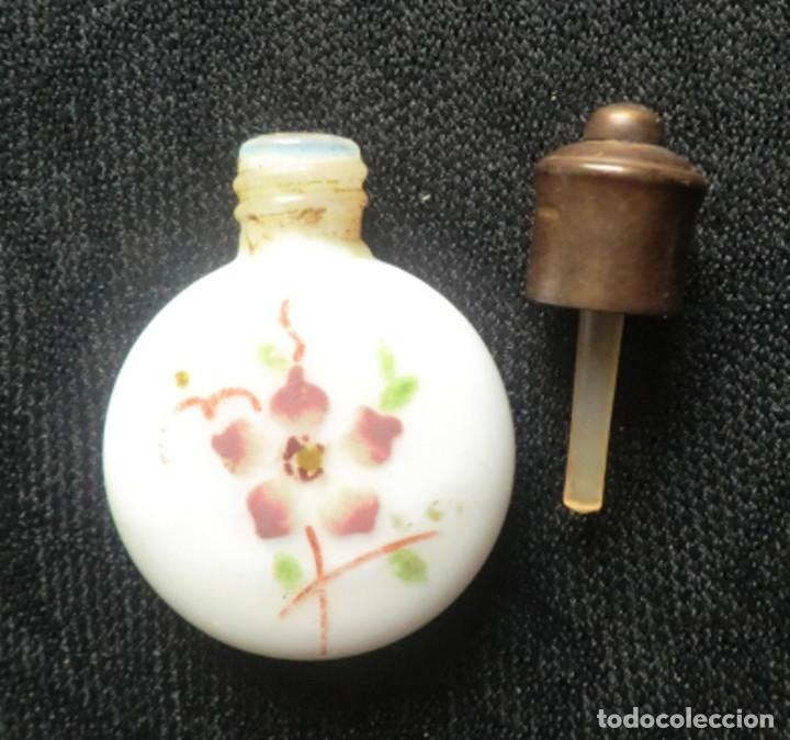Miniaturas de perfumes antiguos: Botellita perfume opalina - Foto 2