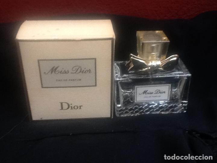 Miniaturas de perfumes antiguos: MISS DIOR . EAU DE PARFUM - Foto 1
