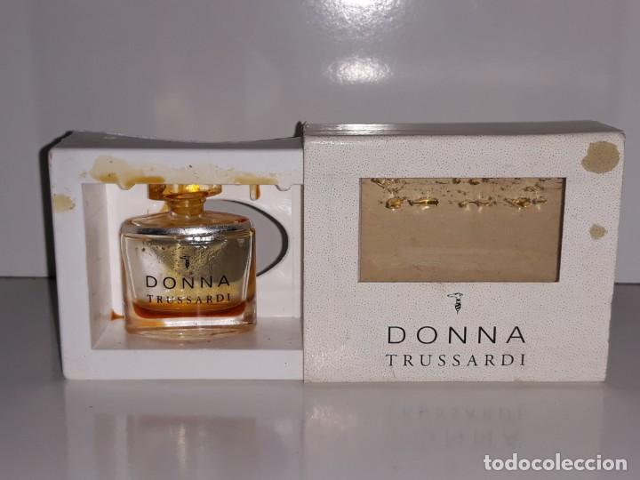 &Eacute;chantillons de parfums anciens: ANTIGUA MINIATURA DE PERFUME EAU DE PARFUM - DONNA TRUSSARDI - CON SU CAJA - 5 M.L