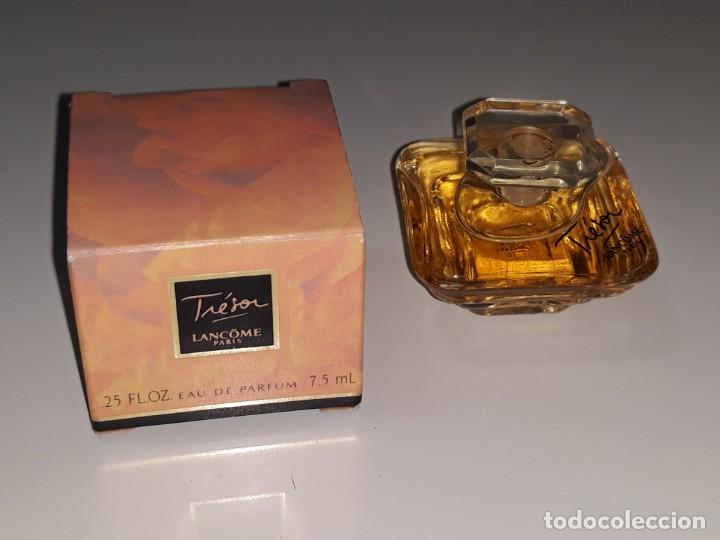 &Eacute;chantillons de parfums anciens: ANTIGUA MINIATURA DE PERFUME EAU DE PARFUM - TRESOR DE LANCOME - CON SU CAJA 7.5 M.L
