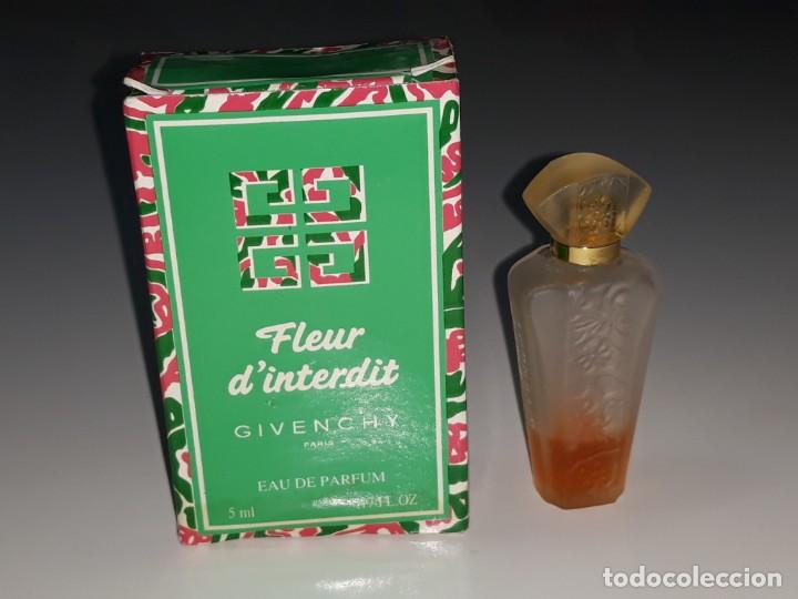 &Eacute;chantillons de parfums anciens: ANTIGUA MINIATURA DE PERFUME EAU DE TOILETTE - FLEUR D&acute;INTERDIT - GIVENCHY CON SU CAJA 5 M.L