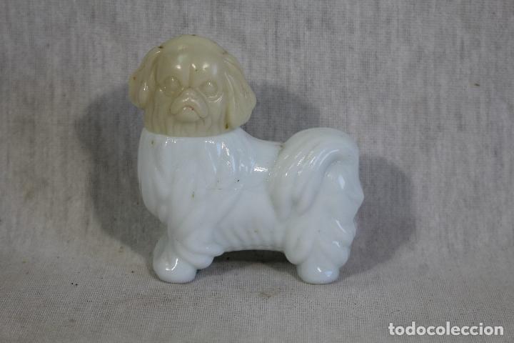 Miniaturas de perfumes antiguos: botella perro colonia avon - Foto 1