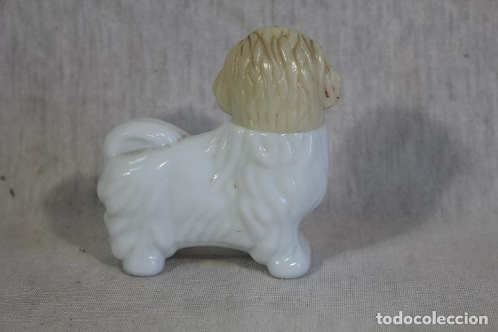 Miniaturas de perfumes antiguos: botella perro colonia avon - Foto 2