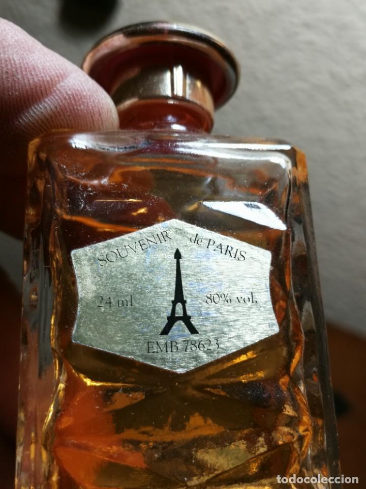 &Eacute;chantillons de parfums anciens: PERFUME SOUVENIR DE PARIS 24 ml.