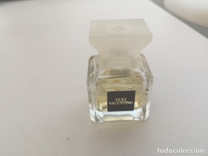 Miniaturas de perfumes antiguos: Valentino - Foto 1