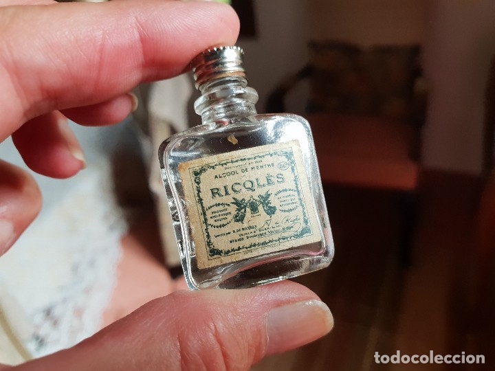 Miniatures of antique perfumes: MINIATURA RICQL&Egrave;S