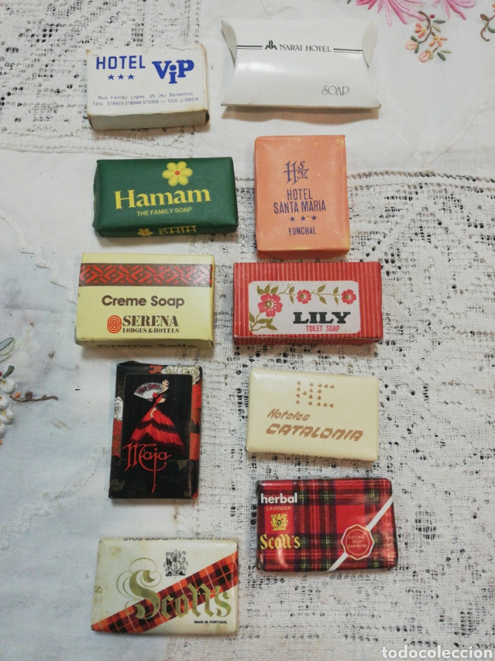 Miniaturas de perfumes antiguos: Lote 10 jaboncitos variados