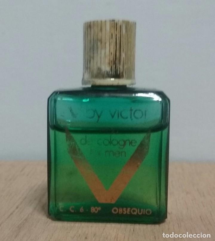 Miniaturas de perfumes antigos: Miniatura V de V&iacute;ctor . 6 ml. Muestra obsequio