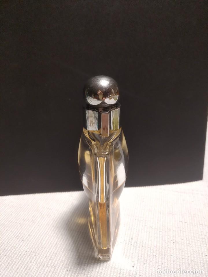 Miniaturas de perfumes antiguos: Botella perfume AZZURA - Foto 3