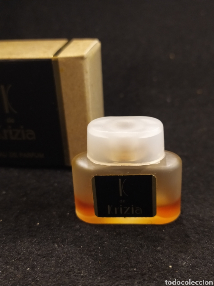 Miniaturas de perfumes antiguos: Miniatura Krizia. - Foto 2