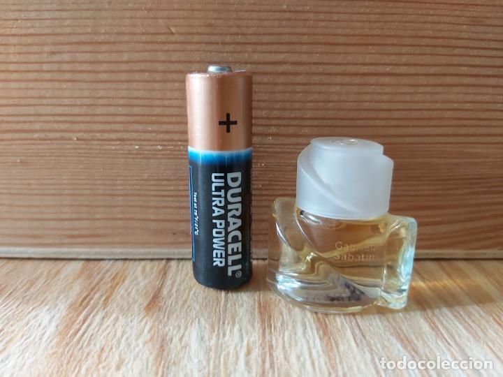 Miniaturas de perfumes antigos: Miniatura Gabriela sabatini