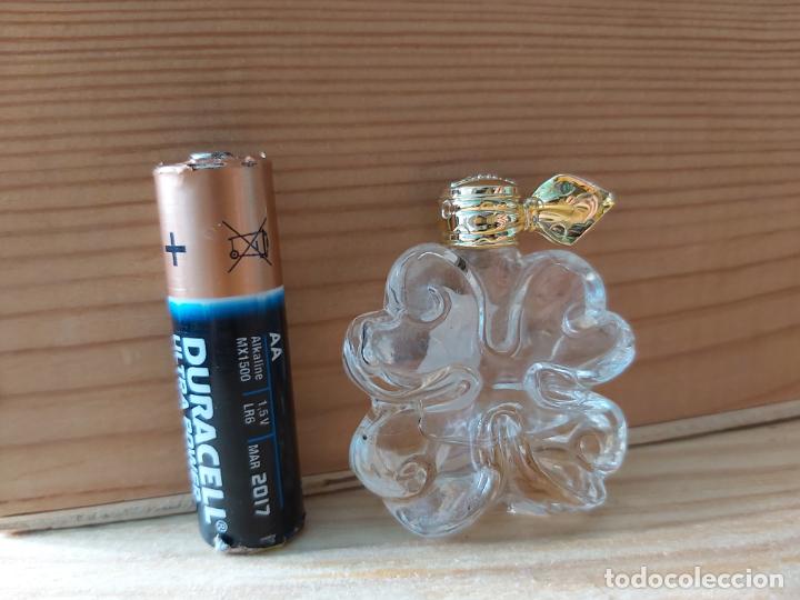 Miniaturas de perfumes antigos: Miniatura Lolita
