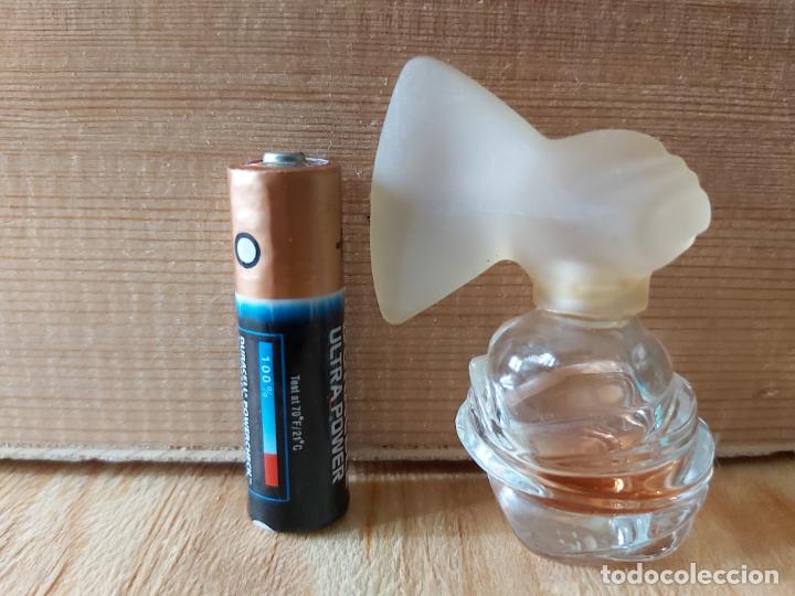 Miniaturas de perfumes antigos: Miniatura skary