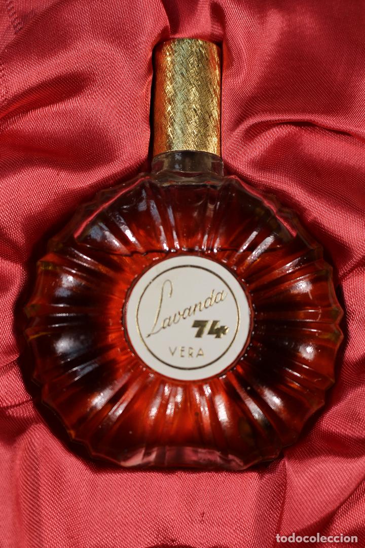 Miniaturas de perfumes antigos: FRASCO DE PERFUME LAVANDA 74 VERA ESPA&Ntilde;A