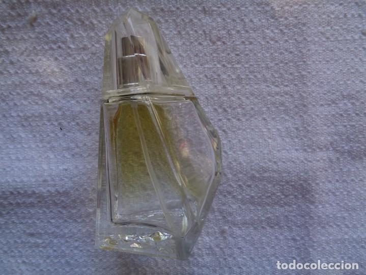 Miniaturas de perfumes antigos: BELLO FRASCO DE PERFUME. 11 Cm. SIN ETIQUETA.