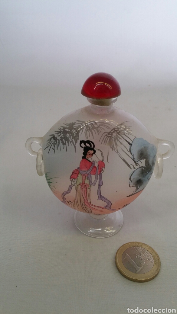 &Eacute;chantillons de parfums anciens: Antigua botella perfume japonesa de cristal pintada por dentro