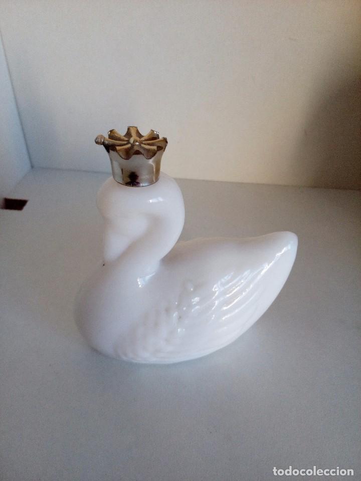 Miniaturas de perfumes antiguos: Frasco antiguo colonia Avon - Foto 1
