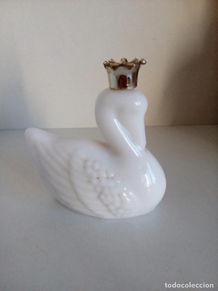 Miniaturas de perfumes antiguos: Frasco antiguo colonia Avon - Foto 2