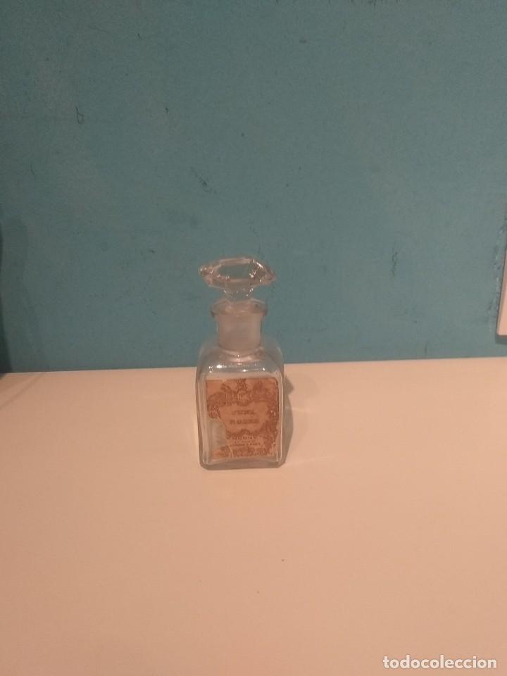 Miniaturen von alten Parf&uuml;men: Frasco de perfume antiguo