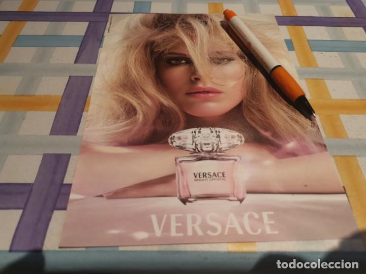 Miniaturas de perfumes antigos: PERFUME VERSACE BRIGHT CRYSTAL ANTIGUO ANUNCIO PUBLICIDAD REVISTA