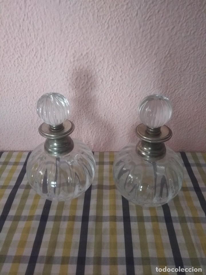 Miniaturas de perfumes antiguos: Botellas de perfumes grandes - Foto 1