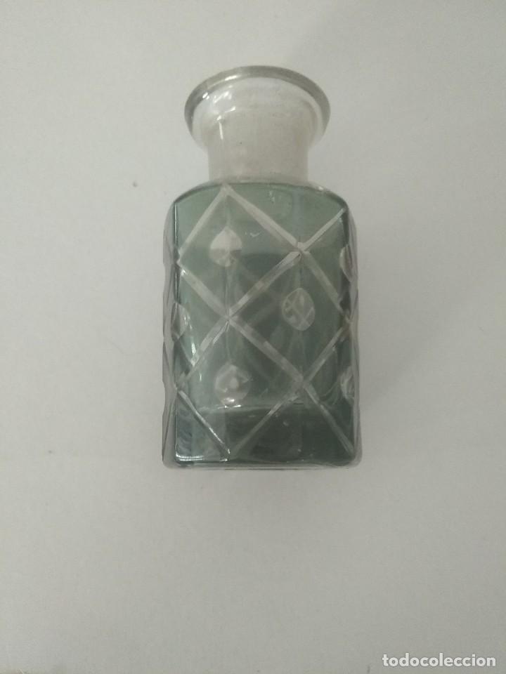 Miniaturas de perfumes antiguos: Frasco de perfume antiguo - Foto 1