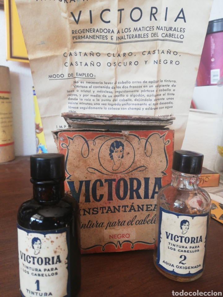 Miniaturas de perfumes antigos: Victoria, tinte cabello, laboratorios Su&ntilde;er, Barcelona