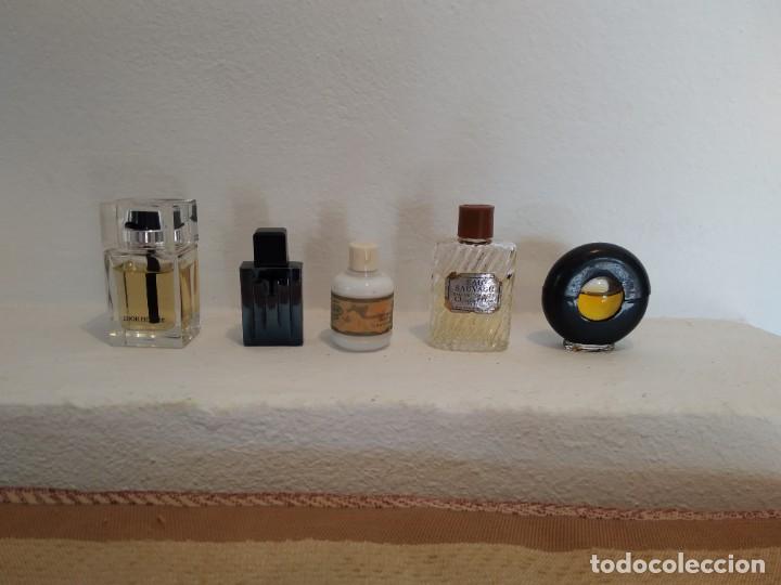 Miniaturas de perfumes antiguos: 5 miniaturas de perfumes - Foto 1