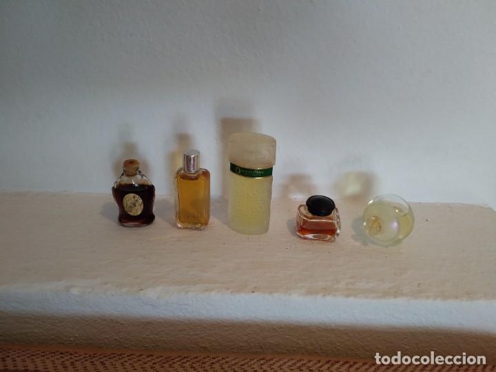 Miniaturas de perfumes antiguos: 5 miniaturas de perfumes - Foto 1