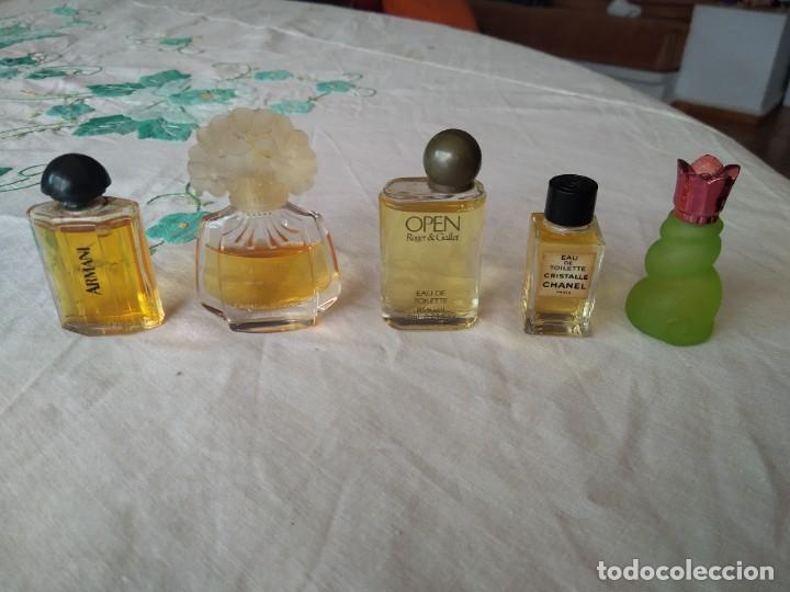 Miniaturas de perfumes antiguos: 5 miniaturas de perfumes - Foto 1