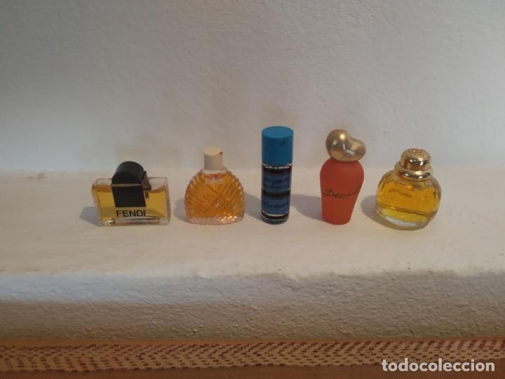 Miniaturas de perfumes antiguos: 5 miniaturas de perfumes - Foto 1