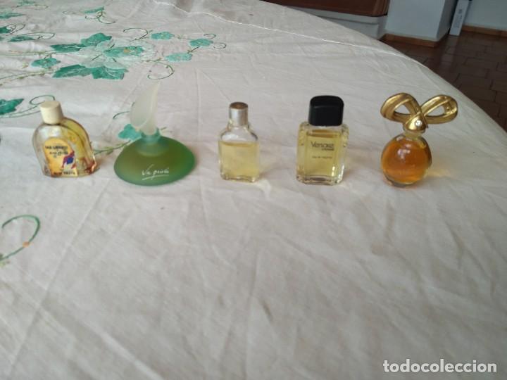 Miniaturas de perfumes antiguos: 5 miniaturas de perfumes - Foto 1