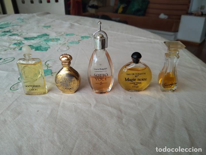 Miniaturas de perfumes antiguos: 5 miniaturas de perfumes - Foto 1
