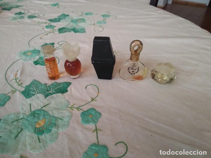 Miniaturas de perfumes antiguos: 5 miniaturas de perfumes - Foto 1
