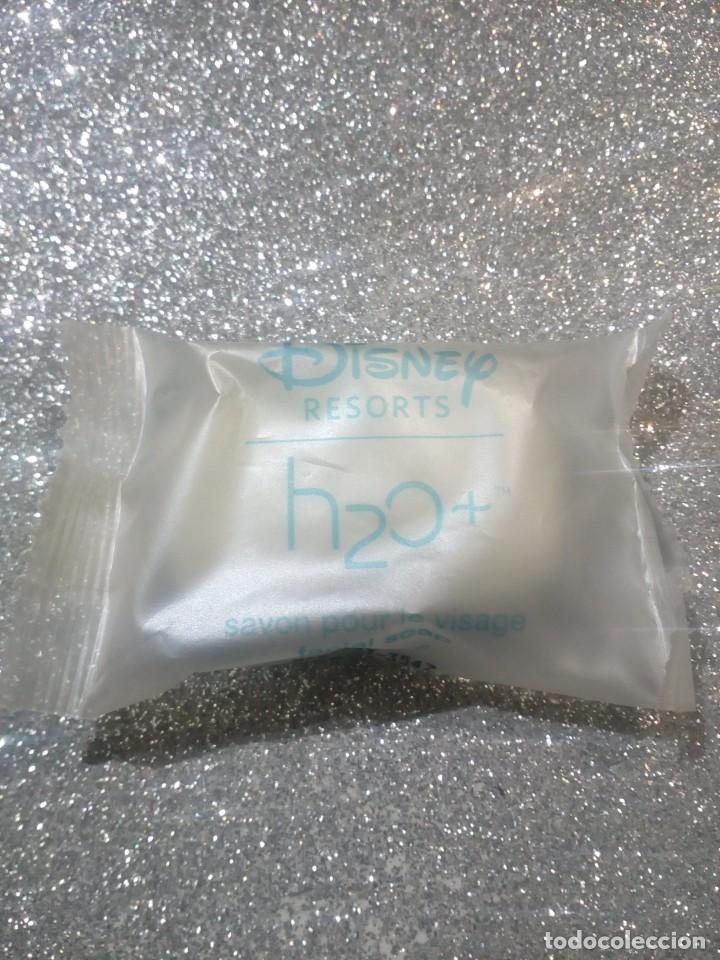 Miniature di profumi antiche: CHAMPU GEL JABONES DE UN HOTEL DE DISNEY LAND PARIS FRANCIA *