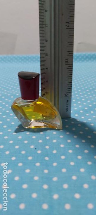 Miniaturas de perfumes antigos: Miniatura Gabriela sabatini