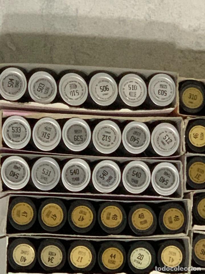 Miniaturas de perfumes antiguos: LOTE DE 290 barras de la labios - Foto 4