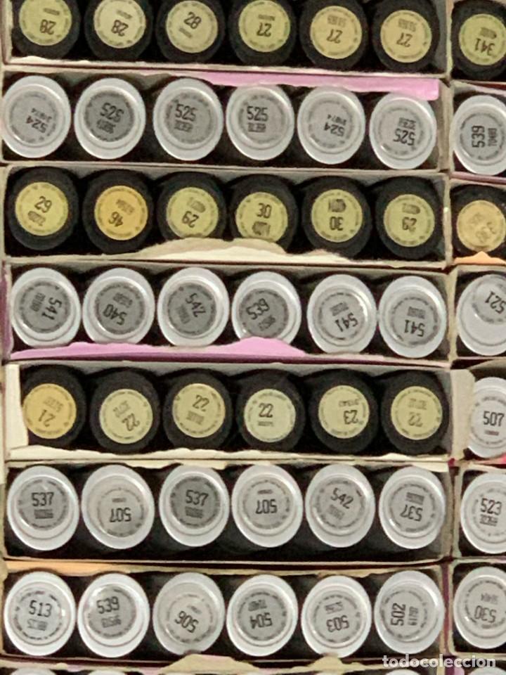 Miniaturas de perfumes antiguos: LOTE DE 290 barras de la labios - Foto 6