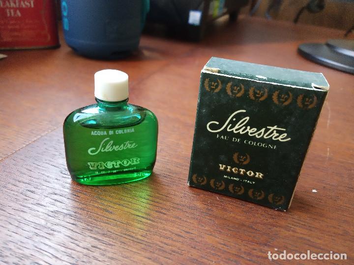 Miniature di profumi antiche: Miniatura Eau de cologne &rdquo;Silvestre&rdquo; de Victor - Milano (con cajita)