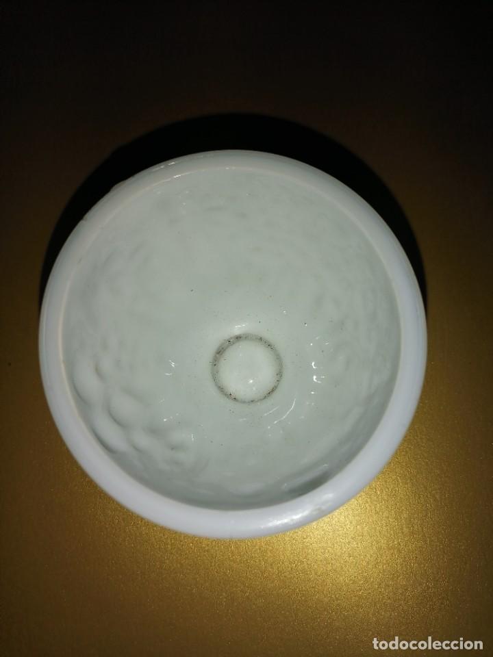 Miniaturas de perfumes antiguos: COPA CRISTAL OPALINA BLANCO AVON - Foto 4