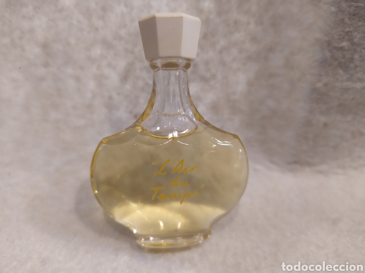 Miniaturas de perfumes antiguos: Miniatura de perfume. L' Air du temps.